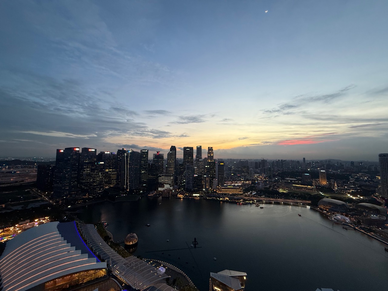 月落滨海湾